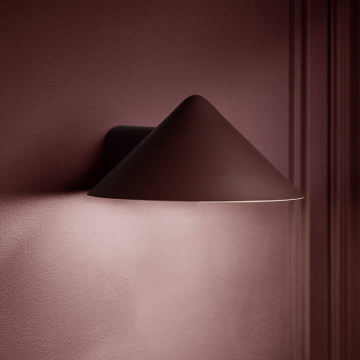 Grasp LED oplaadbare wandlamp, beetroot mat by Frandsen