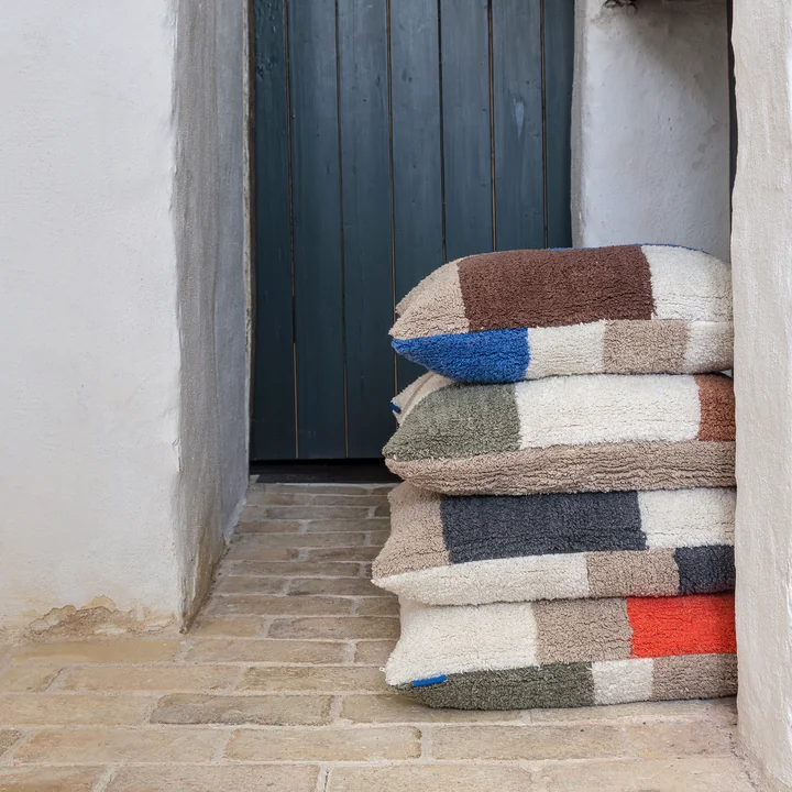 Bakstenen kussenhoes van Mette Ditmer