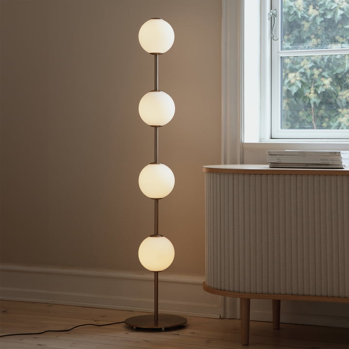 Audrey LED vloerlamp, messing van Umage