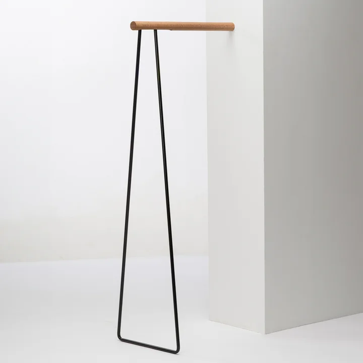Lind DNA - Garderoberek Wandkapstok, zwart staal / natuurlijk eiken