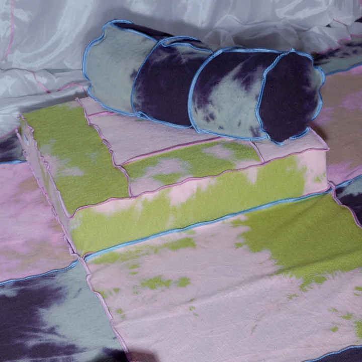 Bolster nekrol, marmer espresso door Juslin Maunula