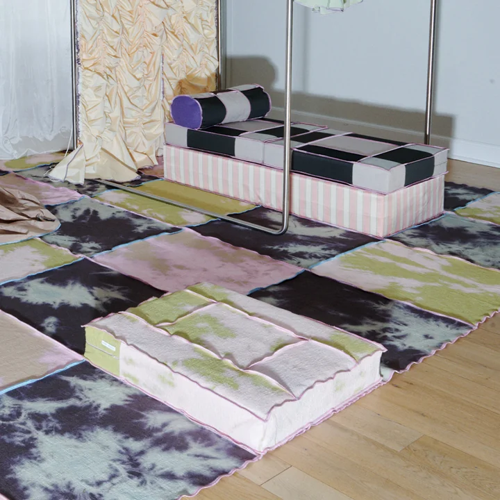 Vloerpoef, marmeren achillea van Juslin Maunula