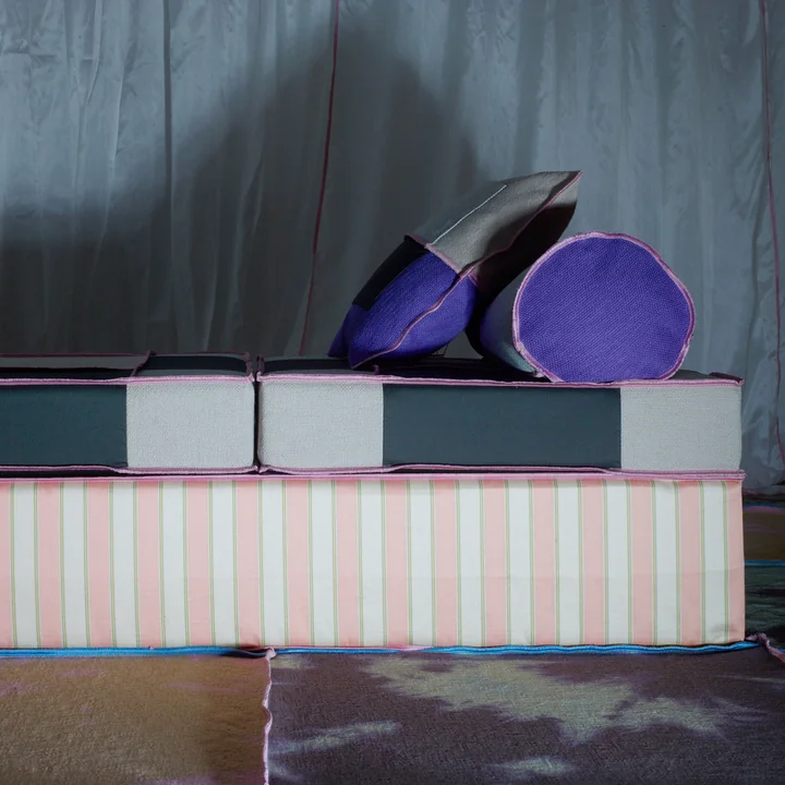 schubert pink Podium Groot, door Juslin Maunula