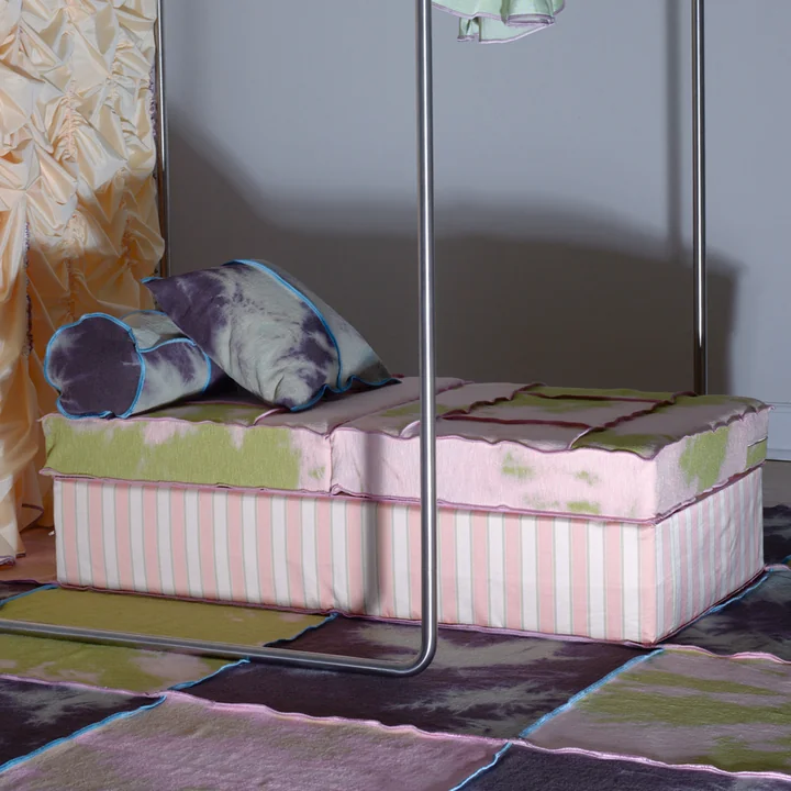 Podium Groot, Kussen, Bolster, Vloerpoef van Juslin Maunula