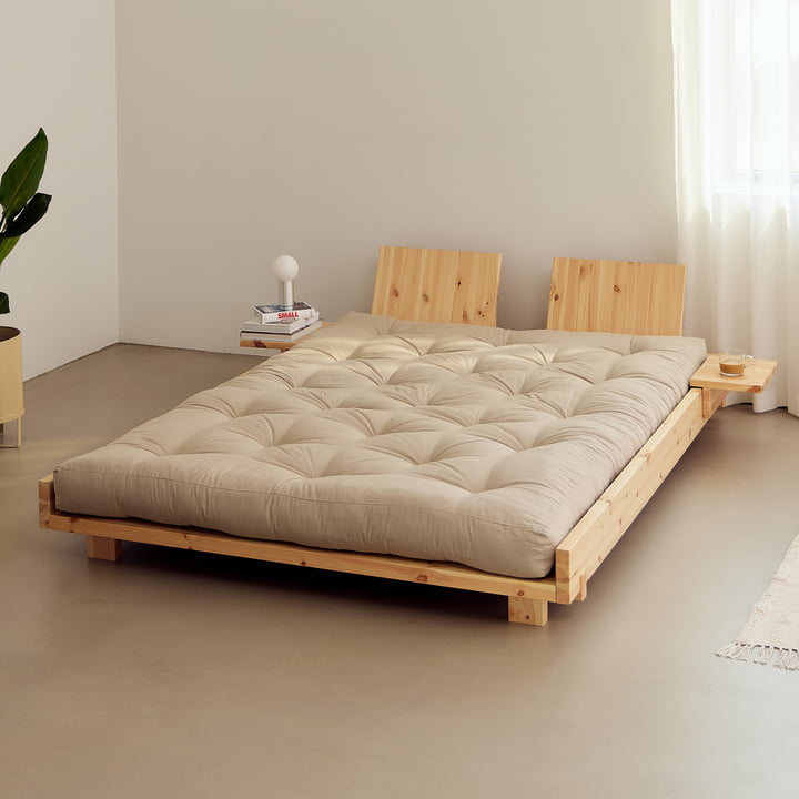 Karup Design - Sociaal bed incl. rugleuning, 2 nachtkastjes en matras beige, 140 x 200 cm, blank grenen