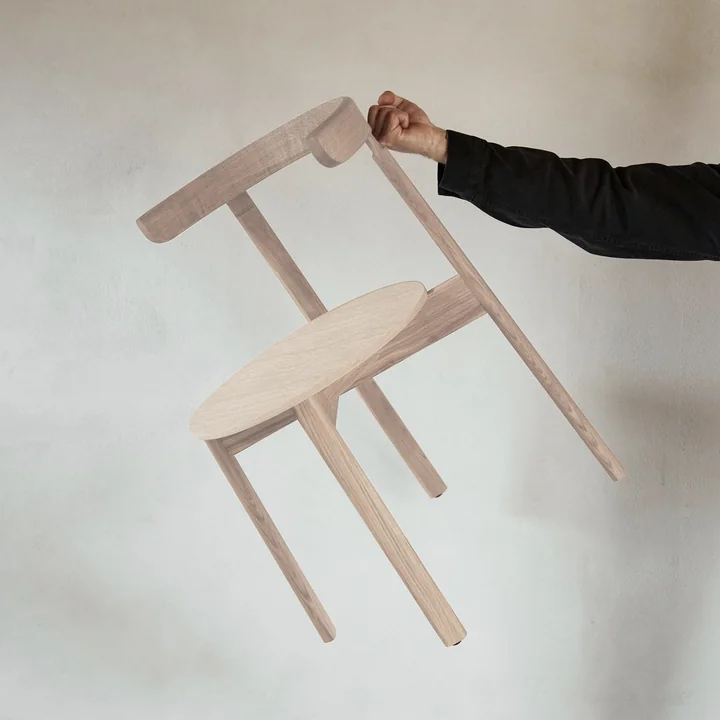 Lunar Stoel, wit geolied eiken / bruin 0227 (Hallingdal 65) van Form & Refine