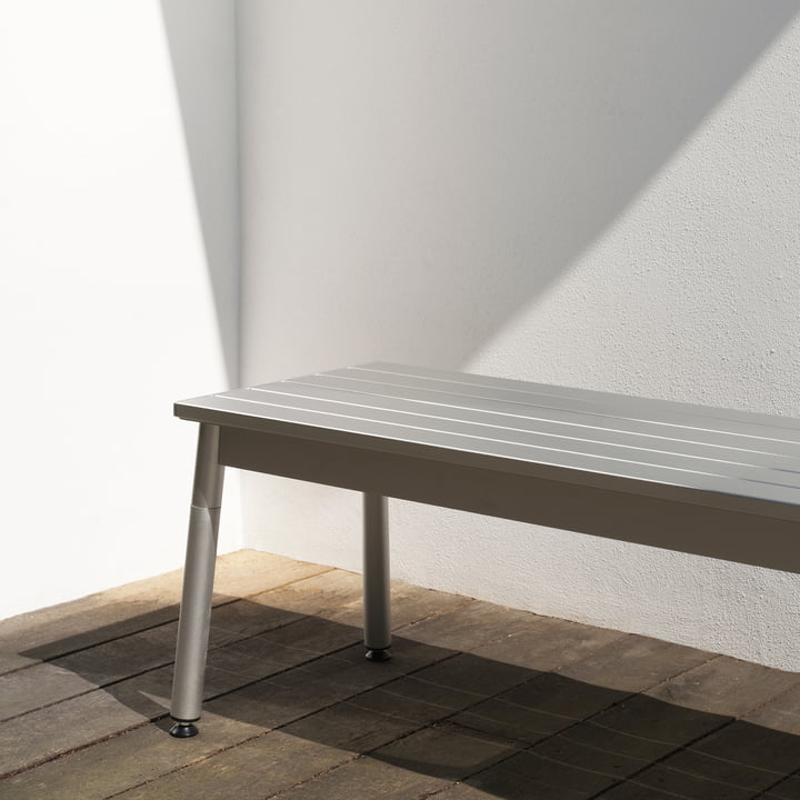 Ex tuinbank, 173 x 42 cm, aluminium van Normann Copenhagen