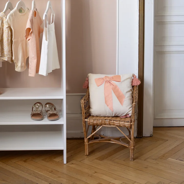 Cam Cam Copenhagen - Geborduurd kussen, strikjes