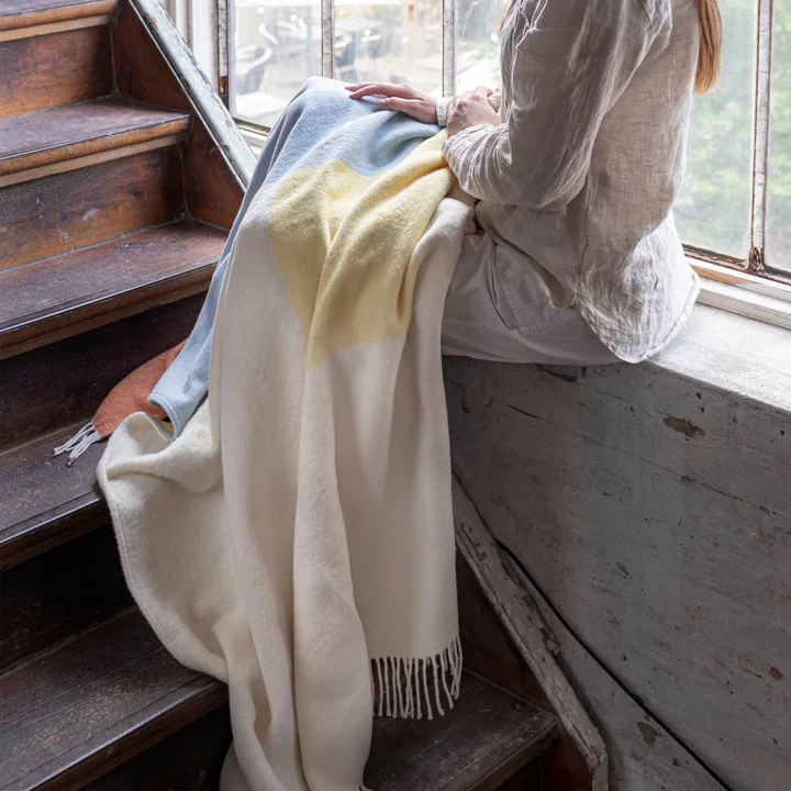 Mette Ditmer - Baksteendeken 190 x 125 cm, lichtgeel
