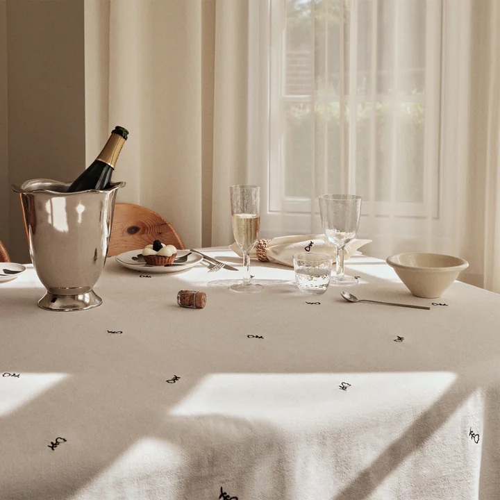 Broste Copenhagen Mai - Tafelkleed, zwart / gebroken wit