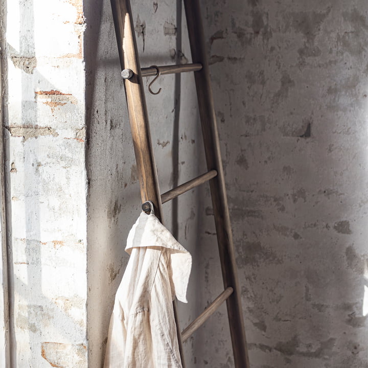 Mette Ditmer - Wortels handdoekladder 180 x 60 cm, donker geolied grenen