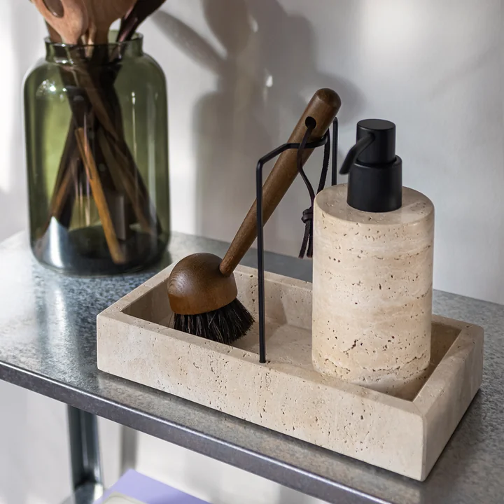 Mette Ditmer - Zeepdispenser in travertin, langwerpig en spoelbak, linnen