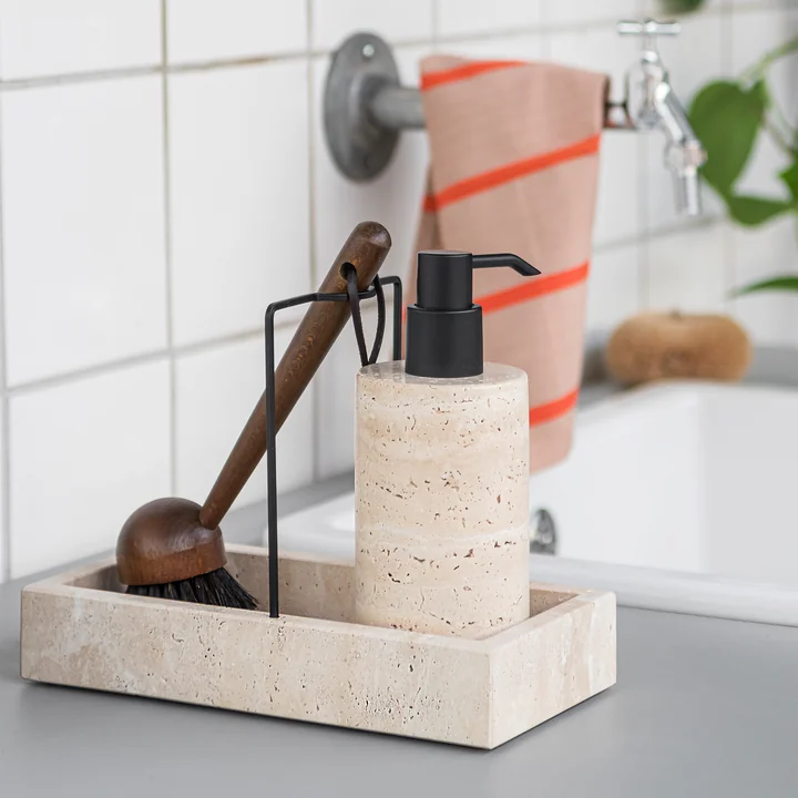 Mette Ditmer - Zeepdispenser in travertin, langwerpig en spoelbak, linnen