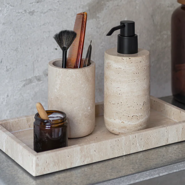 Mette Ditmer - Travertin tandenborstelbeker en zeepdispenser, hoog, linnen