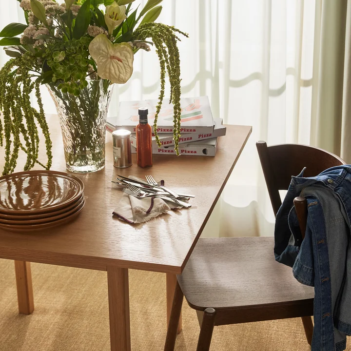 Hübsch Interior - Geo eettafel 110 x 110 cm, eiken