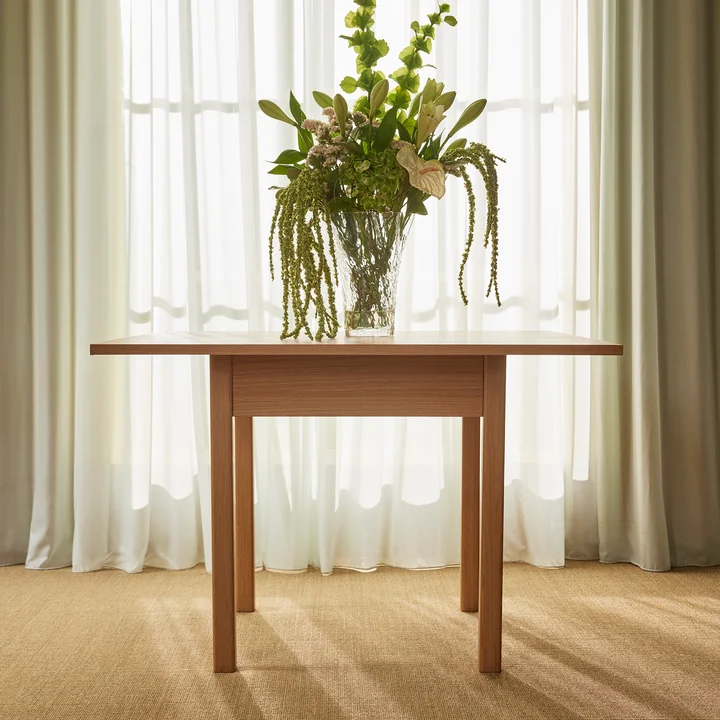 Hübsch Interior - Geo eettafel 110 x 110 cm, eiken