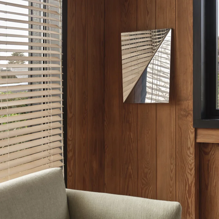 Muuto - Wandspiegel van gaas, gepolijst staal