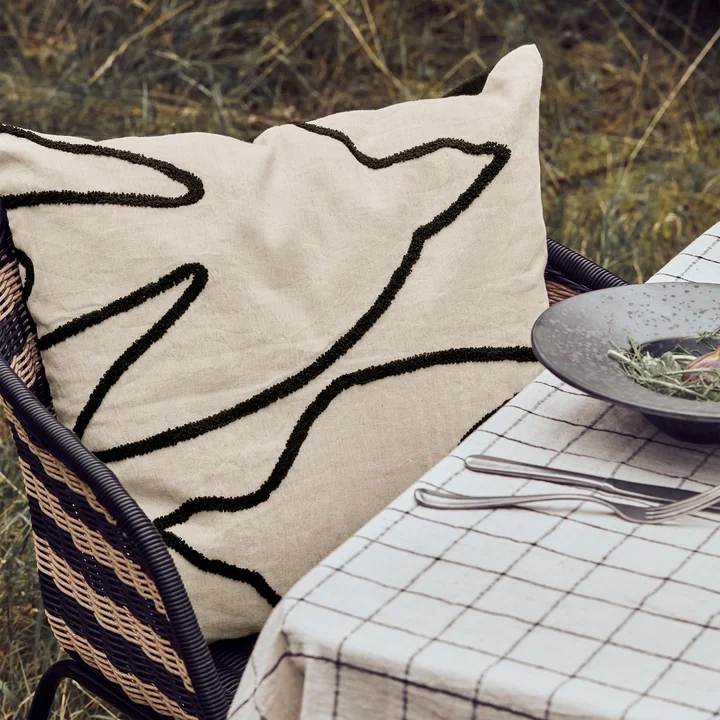 House Doctor - Fly kussenhoes, 50 x 50 cm, zwart / gebroken wit