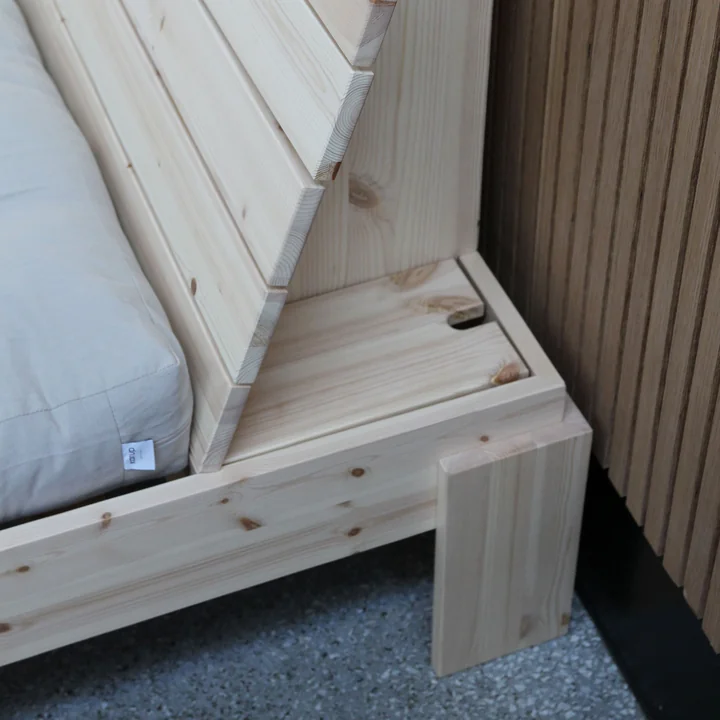 Karup Layers Ontwerp - Bed met hoofdeinde
