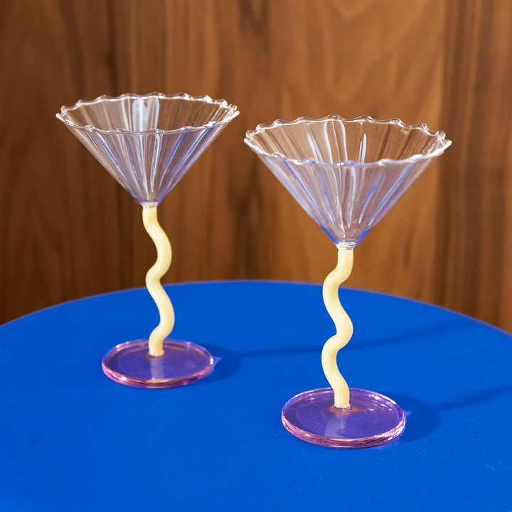 & klevering - Coupe Curve cocktailglas, karamel (set van 2)