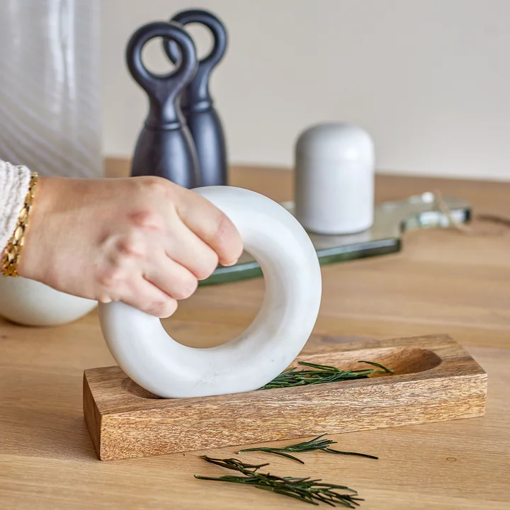 Bloomingville - Manuella vijzel en stamper, wit / mango naturel