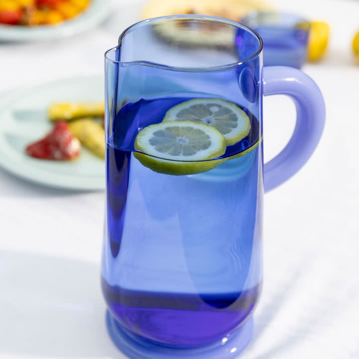 Dauw karaf 1 L, blauw by & klevering