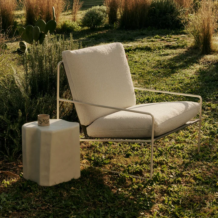 Ferm Living - Desert Outdoor fauteuil, kasjmier / gebroken wit (Pure Bouclé)