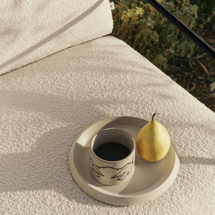 Ferm Living - Desert Fauteuil voor buiten, zwart / gebroken wit (Pure Bouclé)