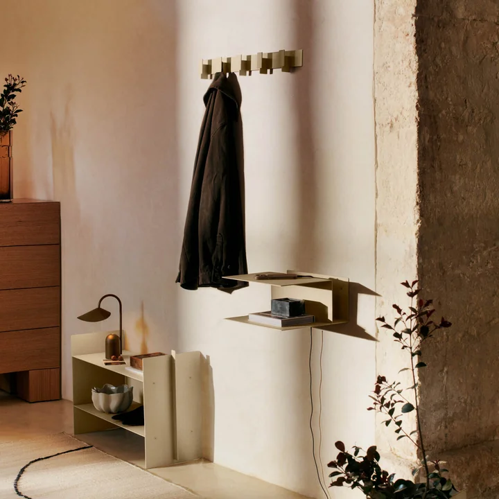 Ferm Living - Lager Lage staande plank, nachtkastje en wandkapstok, kasjmier