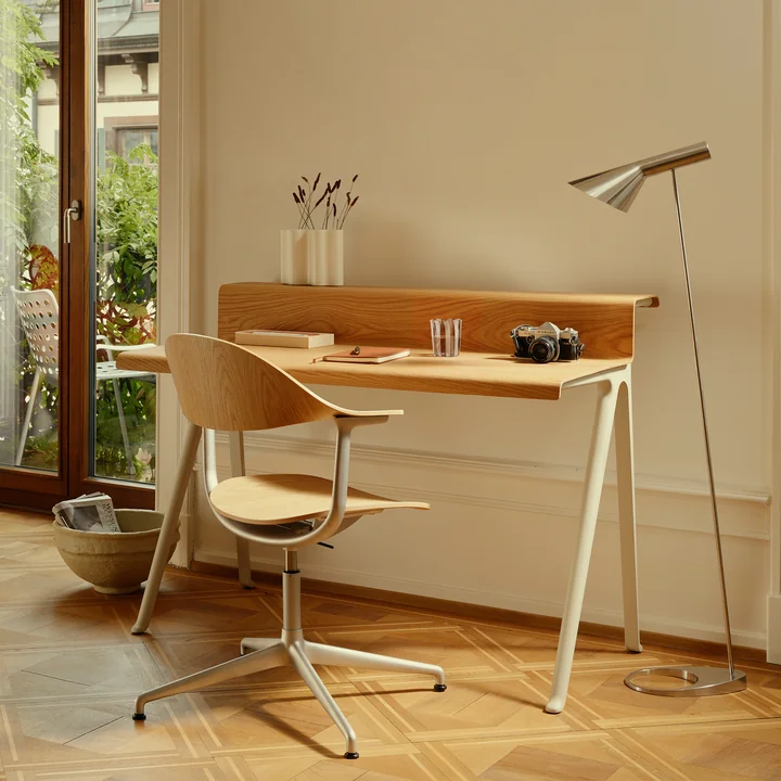 Vitra - Courier Bureau, licht eiken / krijt