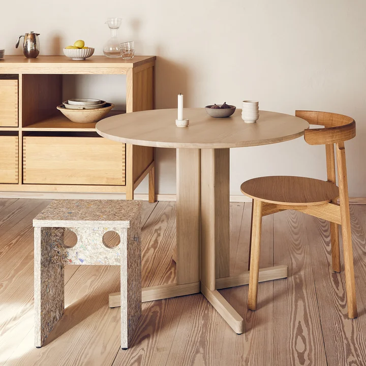 Form & Refine - Lunar stoel, geolied eiken / Remake kruk