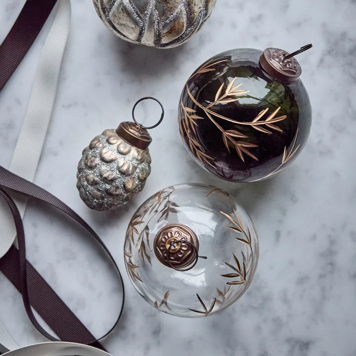 House Doctor - Leaf Ornament, Ø 7,5 cm, helder/goud