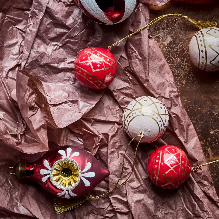 House Doctor - Mach Ornament, Ø 4 cm, rood/roze