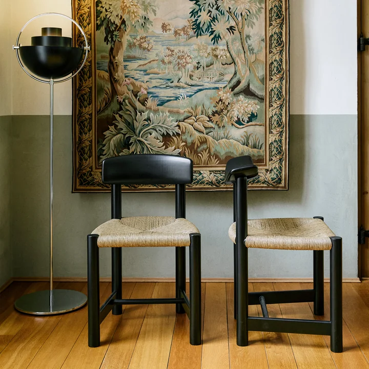 Gubi - Daumiller stoel, zwart-bruin / naturel