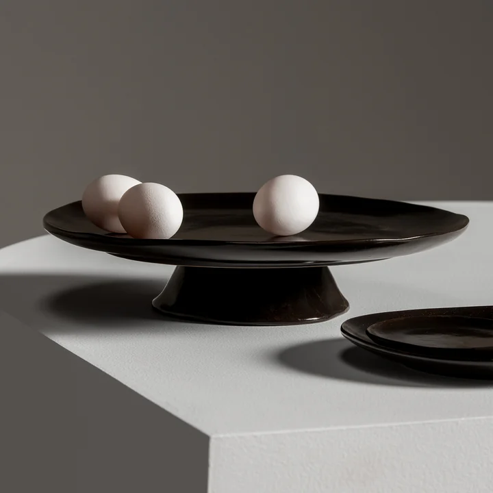 Serax - La Mère groot bord met voet, ebbenhout