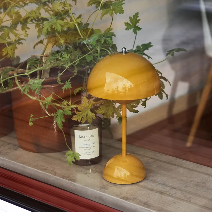 & Tradition - Flowerpot Oplaadbare tafellamp VP9, glanzend, mosterd