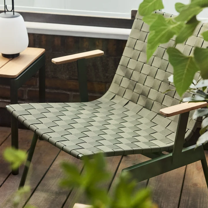 & Tradition - Ville AV45 Outdoor Lounge Chair met armleuningen, bronze green