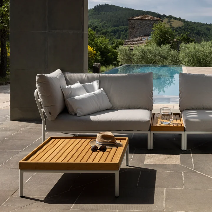 HOUE - Level 2 Sofa, links, gedempt wit / essen, salontafel 81 x 81 cm bamboe, gedempt wit