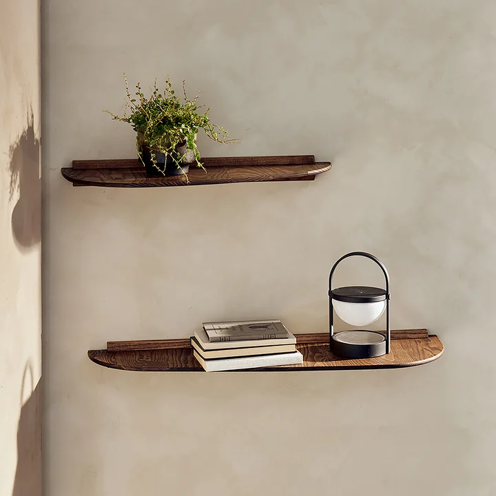 Andersen Furniture - Wandplank, gerookt essen / geolied /59 x 25 cm