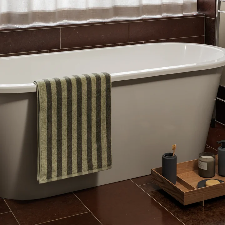 Blomus - Arto Badhanddoek, 140 x 70 cm, dikke strepen, desert sage / agave groen