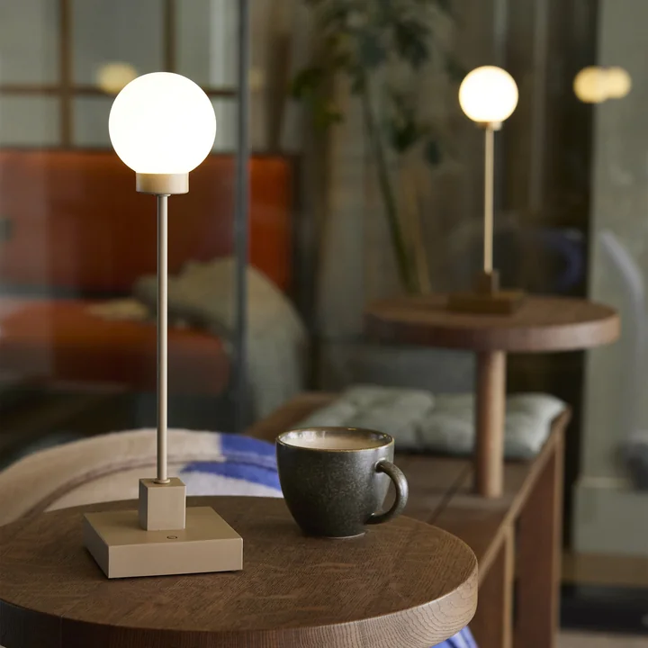 Northern - Snowball LED tafellamp met oplaadbare batterij, grijs beige