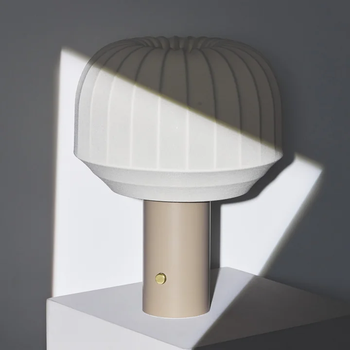 Northern - Tradition tafellamp, Ø 29 cm / H 39 cm, gebroken wit / grijs-beige