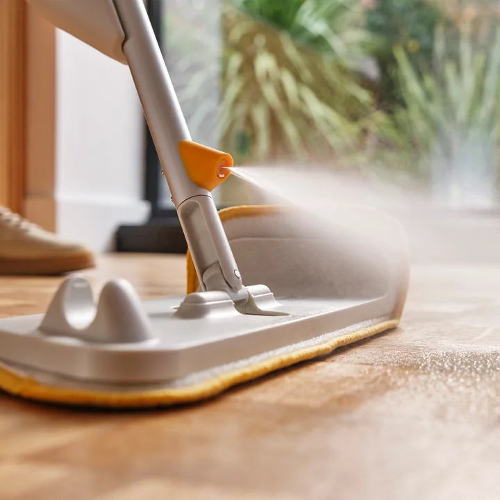 Joseph Joseph - CleanTech Spraymop met schuurspons, lichte steen