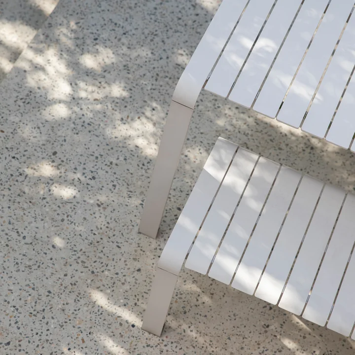 Zuiver - Vondel Tuinbank en tuintafel, klei