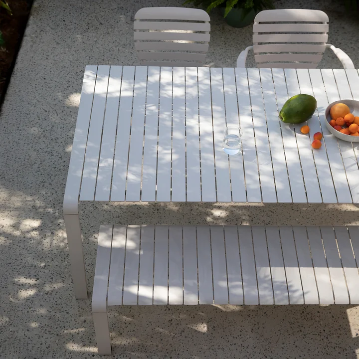 Zuiver - Vondel Tuintafel en tuinbank, klei