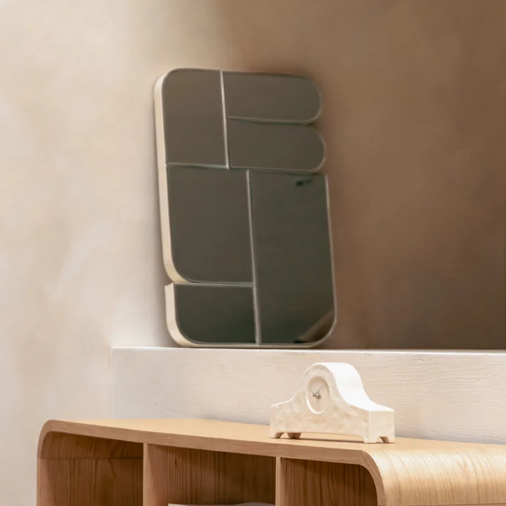 Zuiver - Glamour spiegel, beige en Grandma Tafelklok, wit