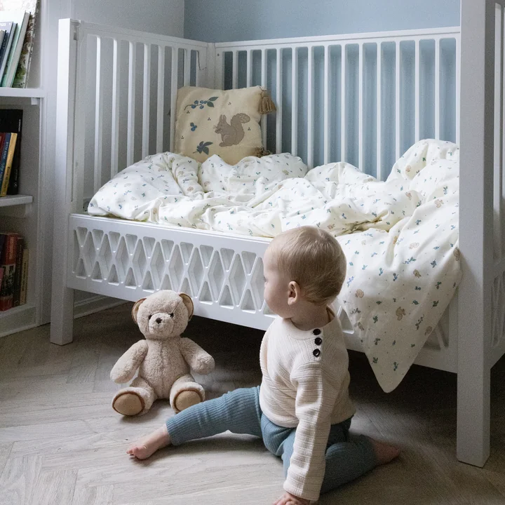 Cam Cam Copenhagen - Geborduurd kussen, bosbessen