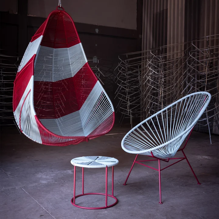 Acapulco Design - Acapulco Classic Stoel, hangstoel en bijzettafel, bordeaux rood