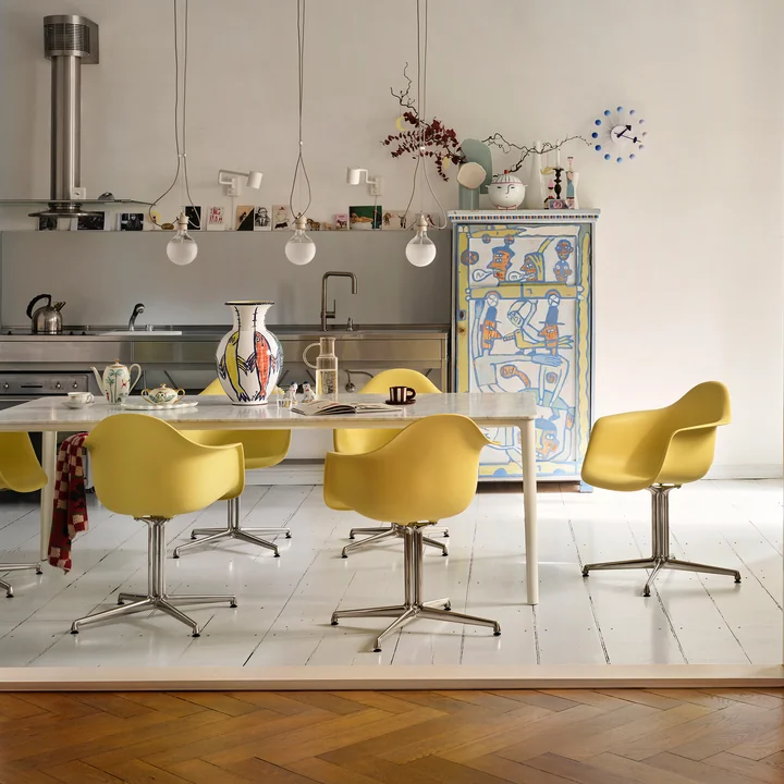 Vitra - Eames Plastic Armchair DAL RE, gepolijst / mosterd