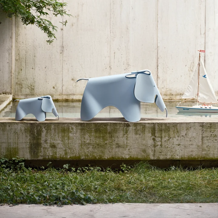 Vitra - Eames Elephant RE, groot en klein, sky blue